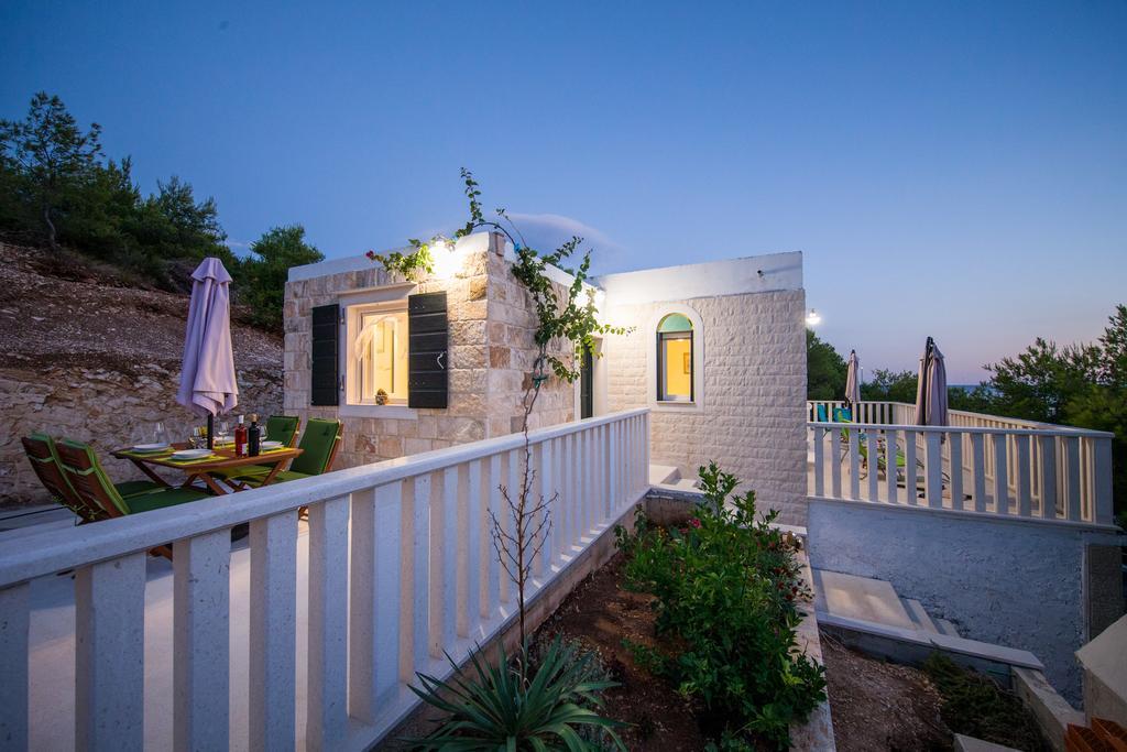 Molo Trovna Apartments Vis Exterior photo